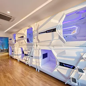 Ancyra Capsule - Backpackers Paradise & Rooftop Bar 2*, Da Nang Vietnam